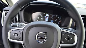 Volvo V60 B3 Momentum Advantage Stuurwiel